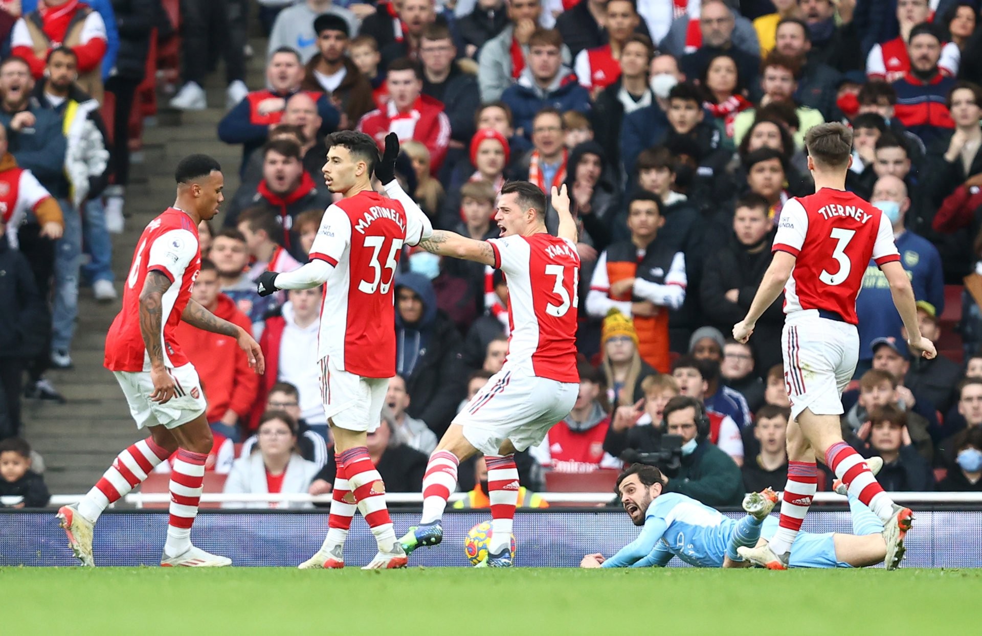 ‘HE’S JUST NUTS’: ANDY GRAY HAS RIPPED INTO £30M MILLION ARSENAL PLAYER - Bóng Đá