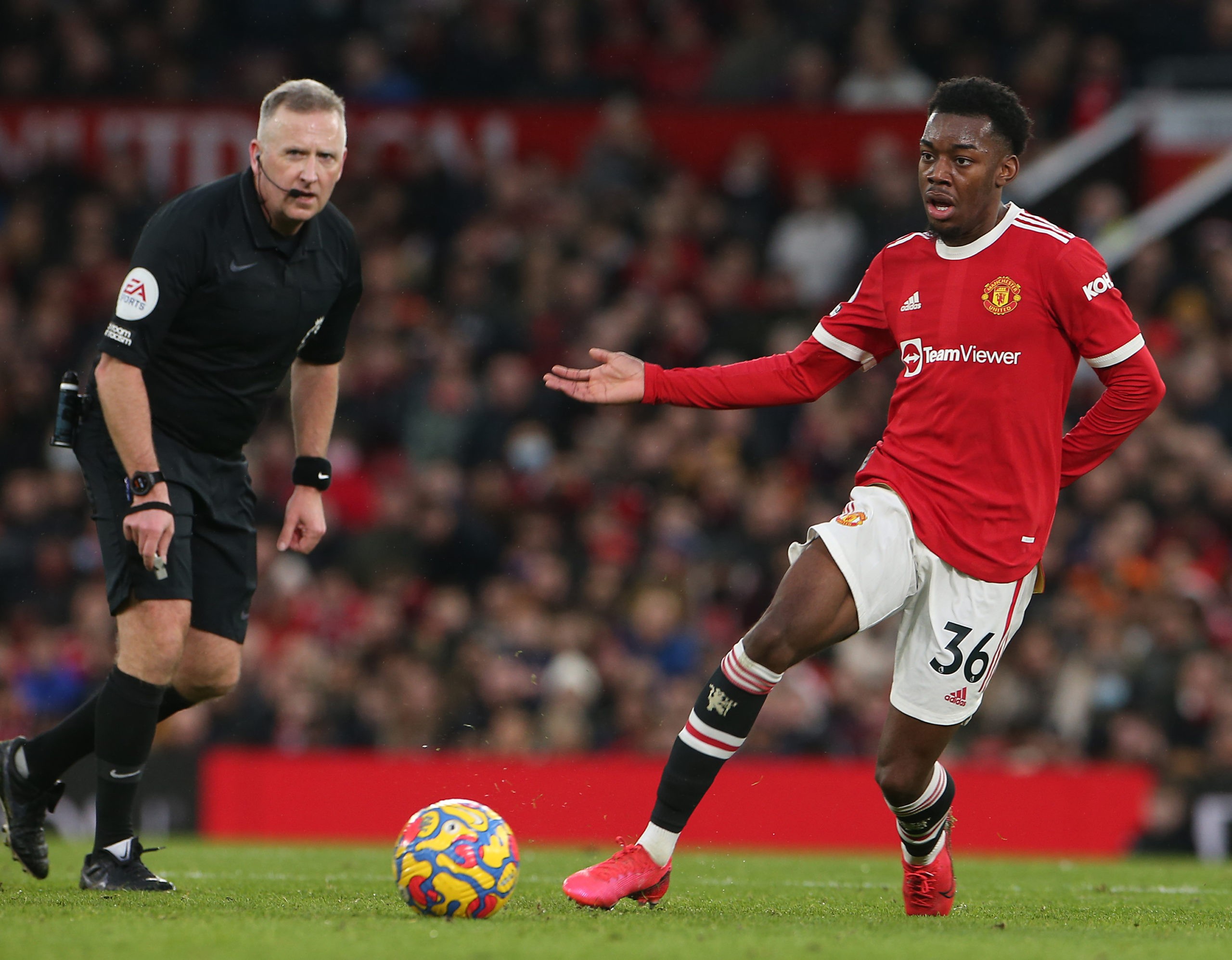 Thần tượng mới xuất hiện ở Old Trafford - Bóng Đá