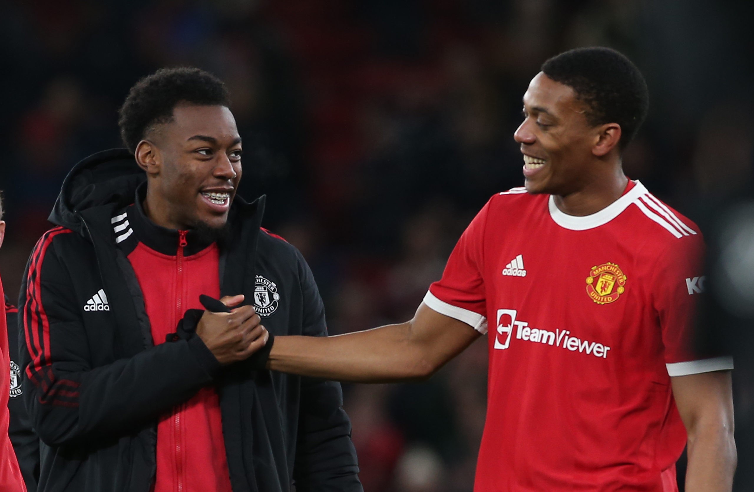Rangnick ôm Martial sau trận - Bóng Đá