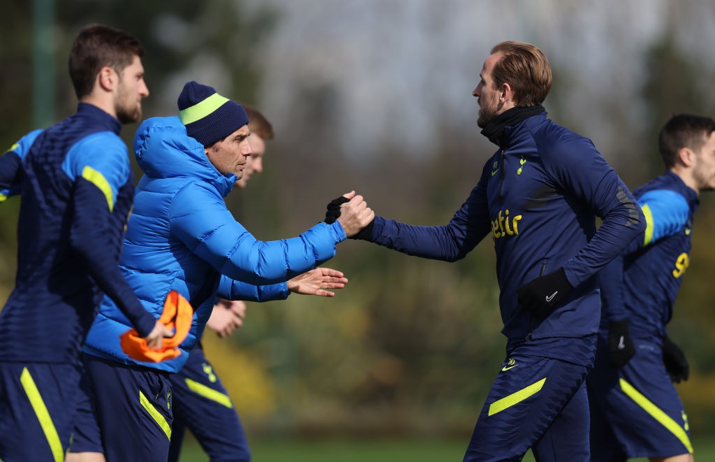 Harry Kane is 'curious' to 'hear Manchester United out' - Bóng Đá
