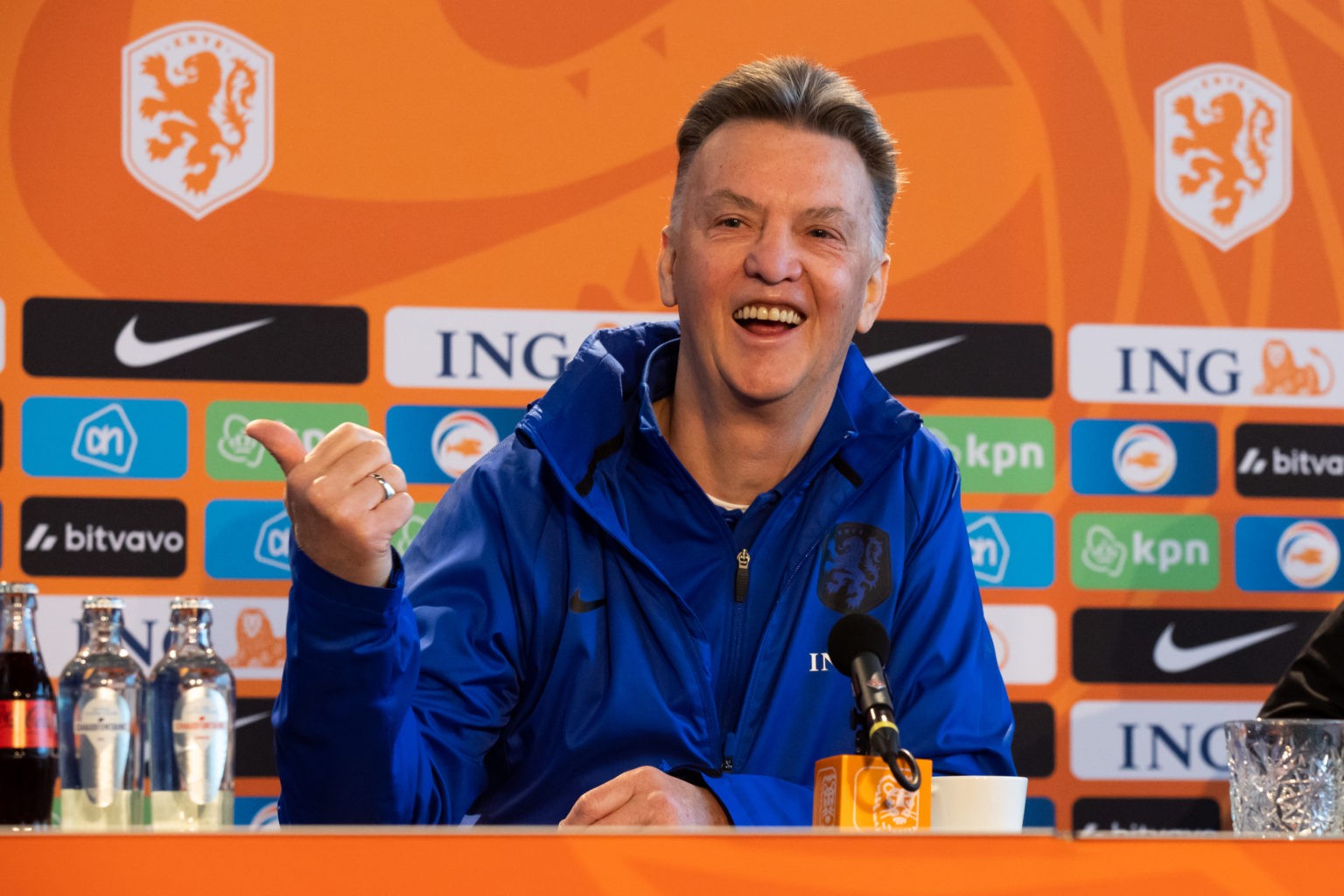 Ten Hag có đến OTF khi Van Gaal cảnh báo M.U là 