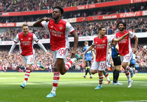 Kevin Campbell on Nuno Tavares  - Bóng Đá