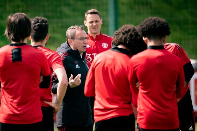 Manchester United duo pulled apart after ‘shocking’ bust-up in training as teammates left ‘stunned’ - Bóng Đá