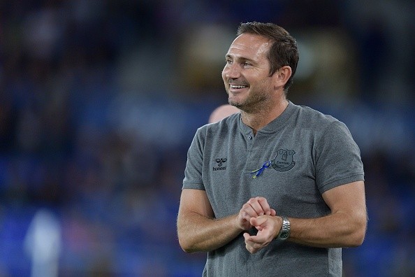 Lampard tung CĐV vào sân đá penalty cho Everton - Bóng Đá