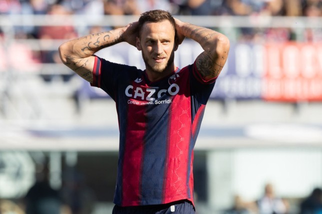 Lấy lý do CĐV, M.U 'chữa thẹn' với tiền đạo 33 tuổi - Bóng Đá