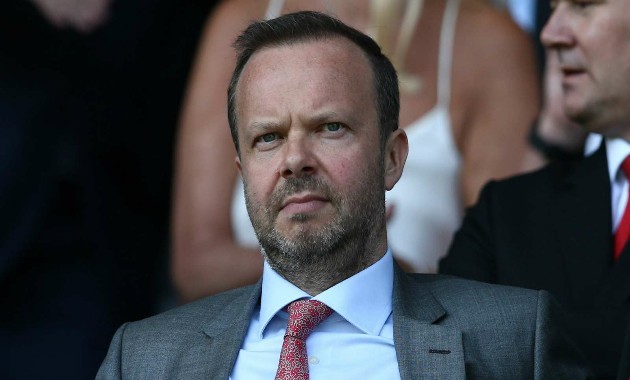 Man Utd chief Ed Woodward disagrees with Ole Gunnar Solskjaer's new signing plan - Bóng Đá