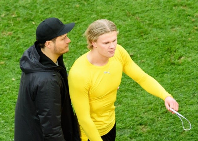 Erling Haaland speaks out after storming off the pitch and tossing his Borussia Dortmund shirt - Bóng Đá