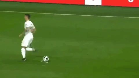 Arsenal captain Granit Xhaka and Stephan Lichtsteiner ridiculed over comedy free-kick routine  - Bóng Đá