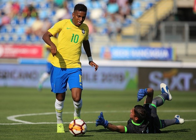 Từ Saka đến Fati: 4 'báu vật vô giá' đang bùng nổ ở CLB lẫn ĐTQG - Bóng Đá