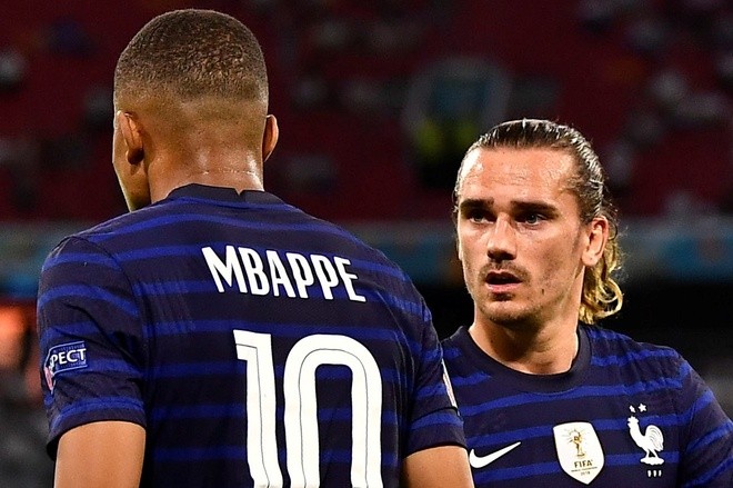 Tiết lộ mâu thuẫn giữa Griezmann và Mbappe tại tuyển Pháp - Bóng Đá