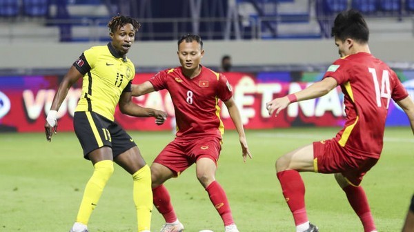 Đội tuyển Việt Nam thăng tiến trên bảng xếp hạng FIFA; Tấn Trường tri ân thầy Park - Bóng Đá