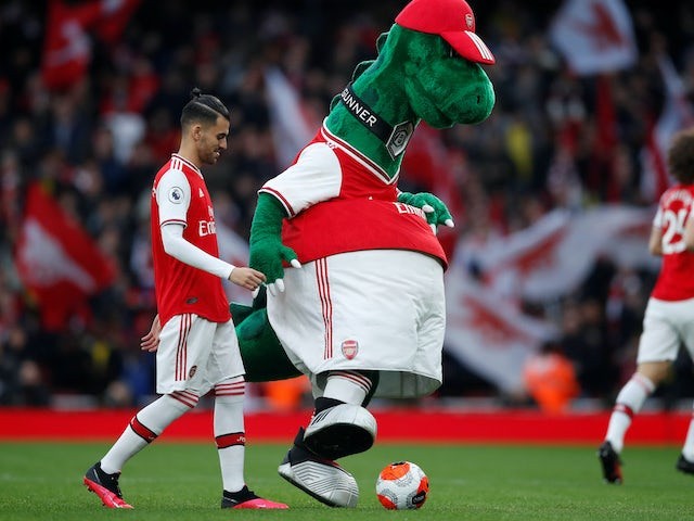 Angry Arsenal fans set up fundraising page for sacked mascot Gunnersaurus - Bóng Đá