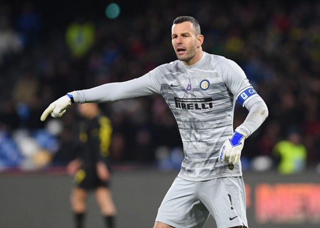 10 thủ môn 'đỉnh' nhất châu Âu hiện nay: Số 1 khó cãi; Cú sốc Alisson - Bóng Đá