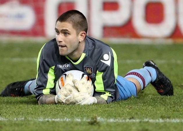 Từ Kane đến Terry: 10 thủ môn bất đắc dĩ nổi tiếng của làng túc cầu - Bóng Đá
