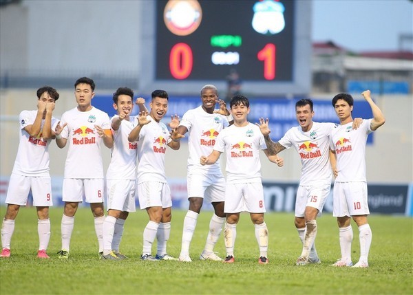 V-League hoãn đến năm 2022 và 8 hệ lụy khó tránh - Bóng Đá