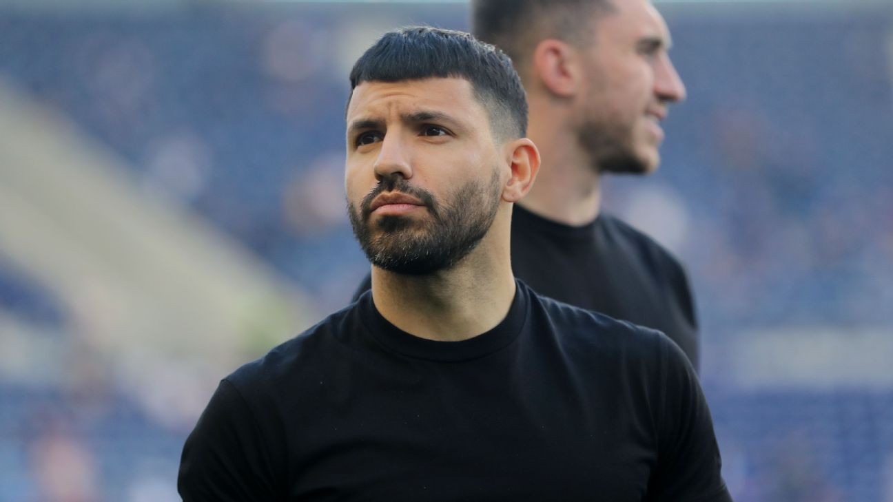 Aguero để lại hành động quá ý nghĩa tại Man City - Bóng Đá