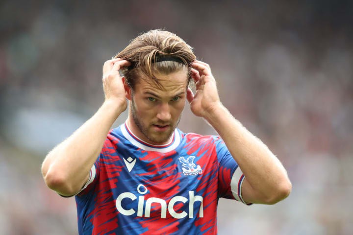 Xếp hạng 10 hậu vệ hay nhất Premier League 2022/23: Số 1 Arsenal; Martinez trượt dài - Bóng Đá