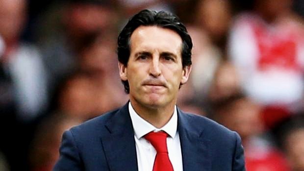 Tony Cascarino slams Emery for starting Ozil - Bóng Đá