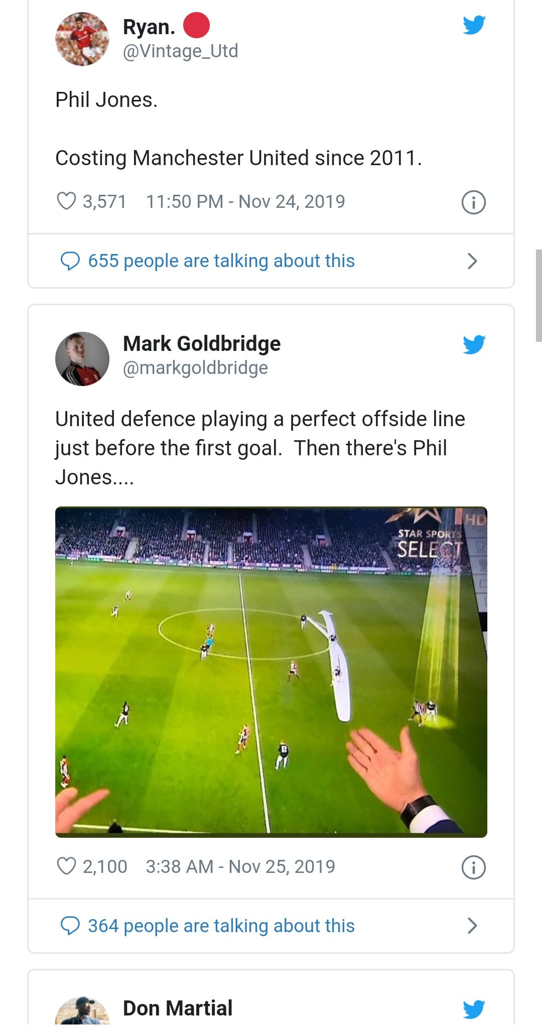 man united fans slam Phil Jones - Bóng Đá