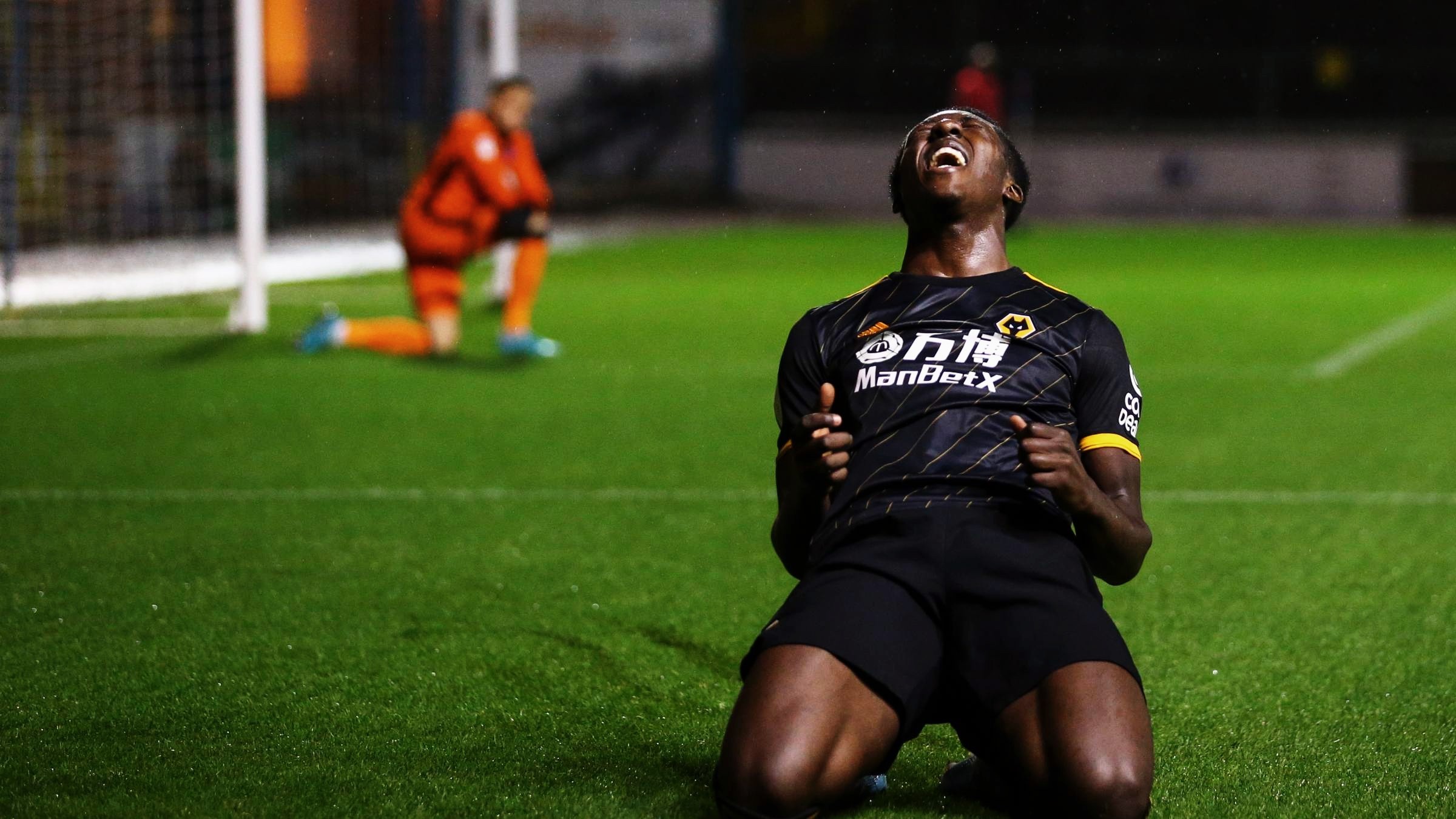 arsenal and liverpool chasing Owen Otasowie - Bóng Đá