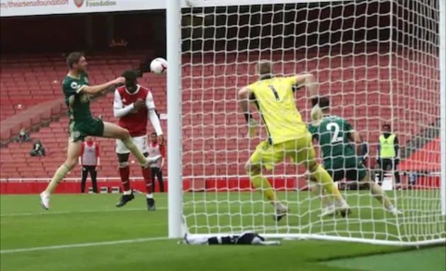 Arsenal fans react on Twitter as Hector Bellerin shines in latest win - Bóng Đá