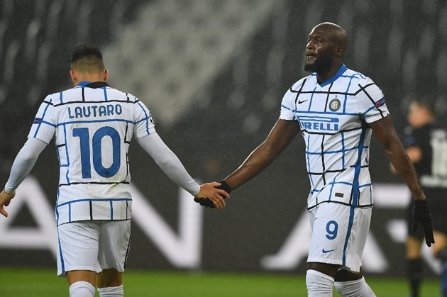 Lukaku said he’s not a leader but just one of 25 leaders in the group. Antonio Conte agree? - Bóng Đá