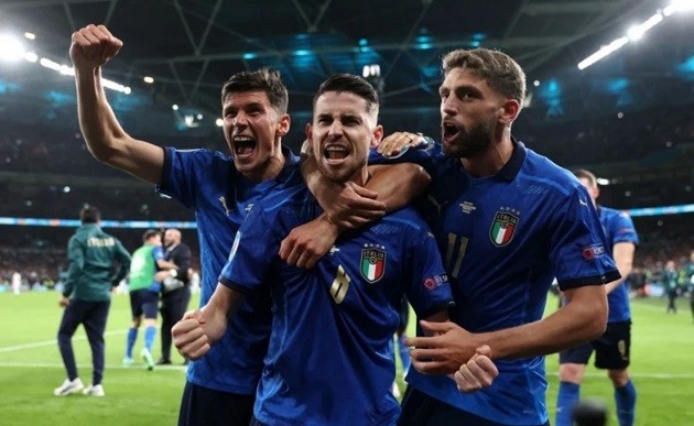 Italia trước trận Chung kết: Cuộc chiến của những người bị ruồng bỏ - Bóng Đá