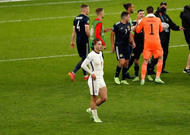 Cesc Fabregas warns Jack Grealish over potential switch to United or City - Bóng Đá