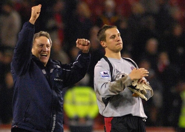 Từ Kane đến Terry: 10 thủ môn bất đắc dĩ nổi tiếng của làng túc cầu - Bóng Đá