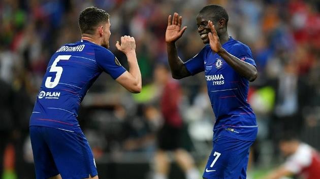 Chelsea có trước mắt phương án giá rẻ, chất lượng cao cho hàng tiền vệ - Bóng Đá