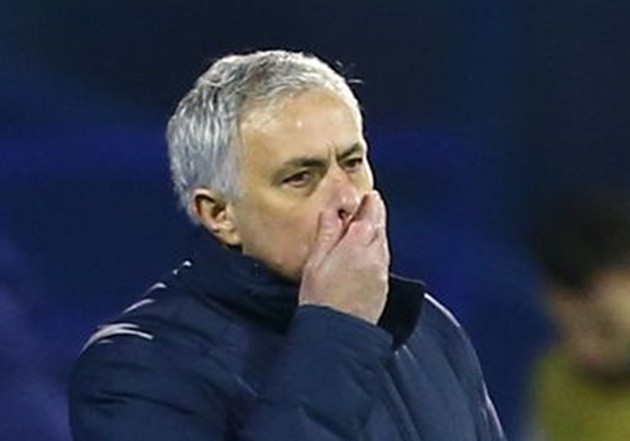 “Ridiculous”: Steve Bruce slams Jose Mourinho critics ahead of Newcastle vs Tottenham - Bóng Đá