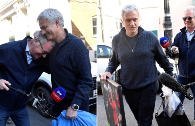 'I'm always in football' - Jose Mourinho promises immediate comeback after Spurs sacking - Bóng Đá