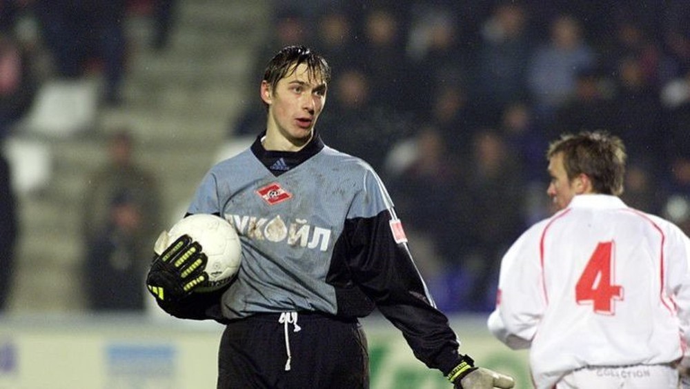 10 thủ môn trẻ nhất ra sân tại Champions League: Có De Gea; Số 1 quá 'sốc' - Bóng Đá