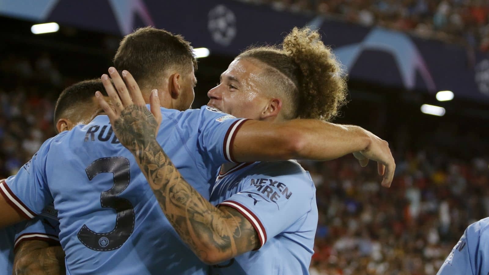Sao Man City báo tin sốc cho Southgate - Bóng Đá