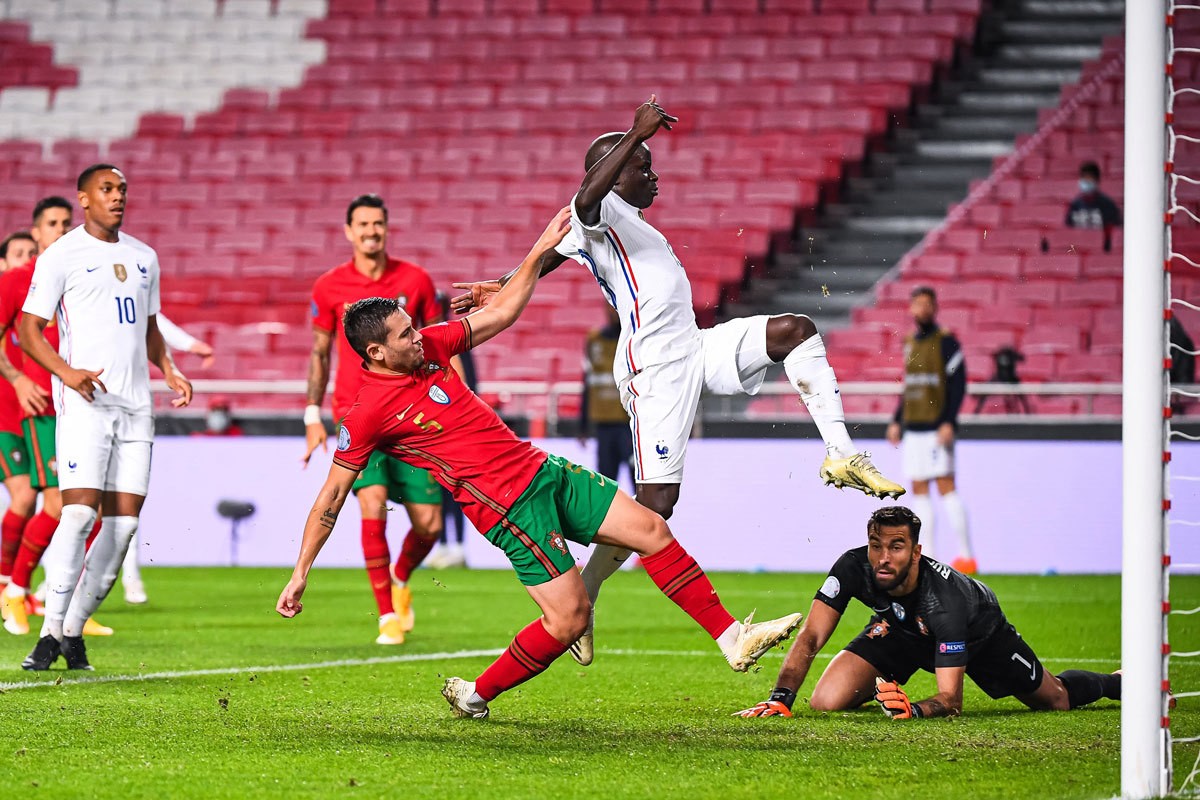 N'Golo Kante bật chế độ 