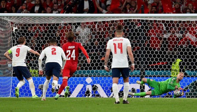 3 tình huống tranh cãi khiến chiến thắng của tuyển Anh trở nên xấu xí - Bóng Đá