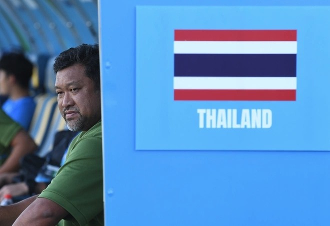 Cầu thủ và BHL Thái Lan thất thần, mặt tiu nghỉu sau khi bị loại - Bóng Đá