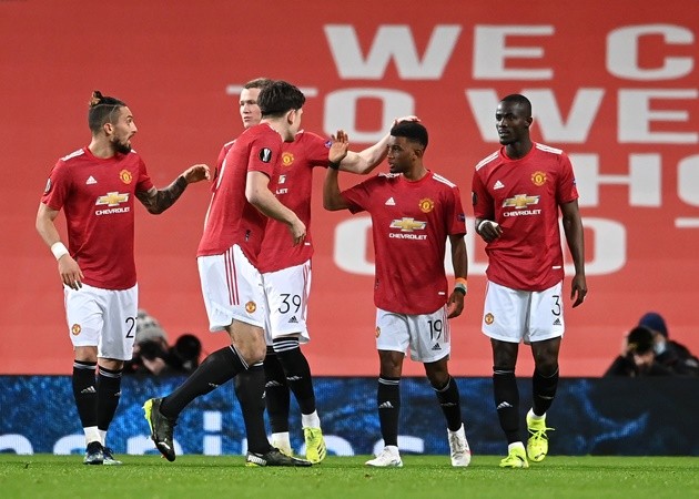 Eric Bailly reveals he gave Amad Diallo a glowing review to Manchester United boss Ole Gunnar Solskjaer - Bóng Đá