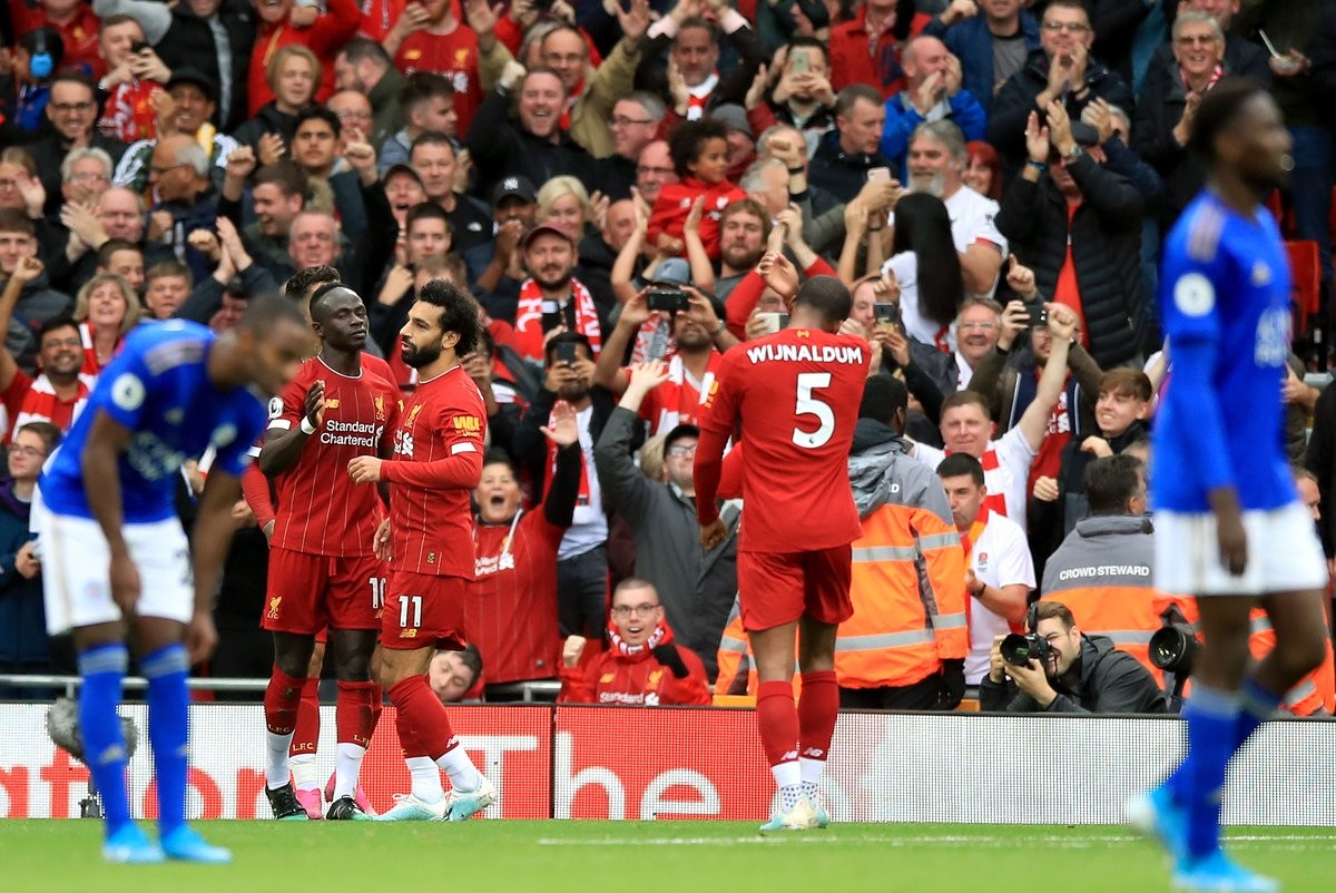 'Cậu ấy phòng ngự không biết mệt nơi cánh phải Liverpool' - Bóng Đá