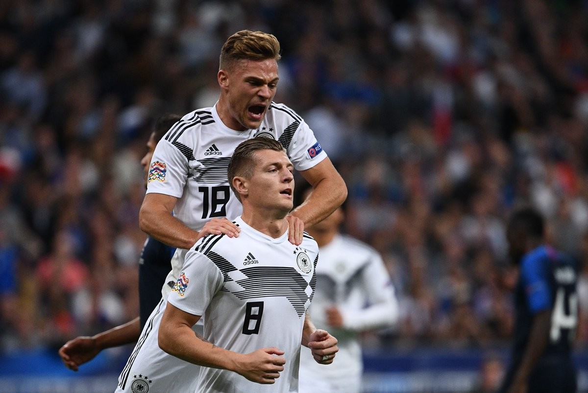 Toni Kroos lên tiếng khi Joshua Kimmich chơi trái sở trường ở tuyển Đức - Bóng Đá