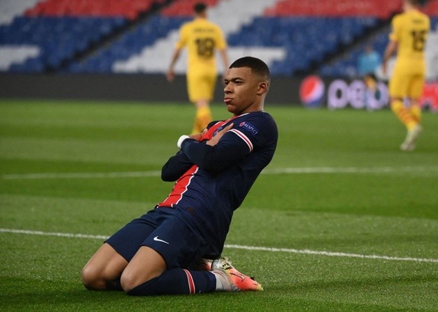 Từ Aguero đến Shaw: Đội hình cực đỉnh các ngôi sao ở rất gần Chelsea - Bóng Đá