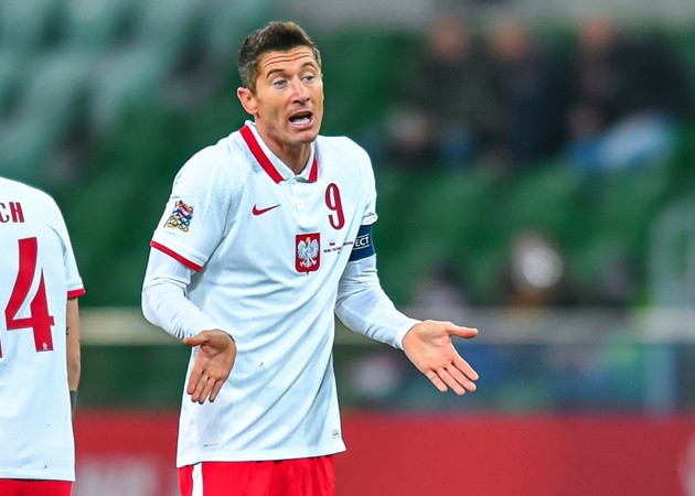 Robert Lewandowski 'has Man Utd and Chelsea offers' as Bayern Munich star open to exit - Bóng Đá