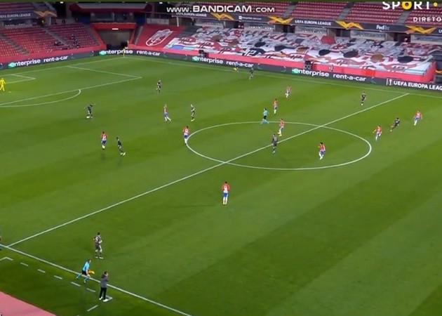 Fan React Lindelof's assist for Rashford - Bóng Đá