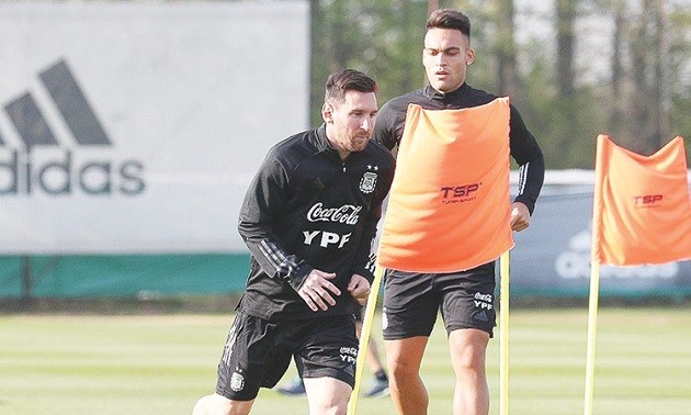 Lionel Messi lends £12m luxury private jet with kitchen and two bathrooms to Argentina team-mates for international duty - Bóng Đá