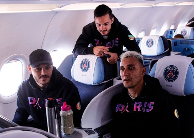 Lộ hình ảnh về Mbappe, PSG 'sợ hãi' hành quân đến Manchester - Bóng Đá