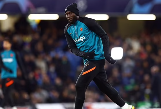 Romelu Lukaku will NOT make snap decision over his Chelsea future after being dropped for Lille win - Bóng Đá