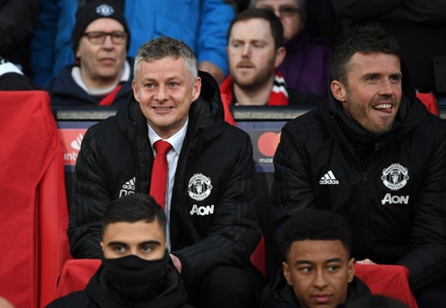 Solskjaer 'totally oblivious' to Man Utd speculation - Carrick - Bóng Đá