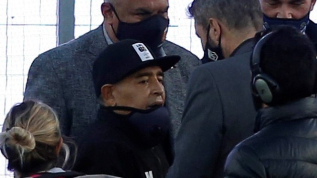Diego Maradona admitted to hospital - Bóng Đá