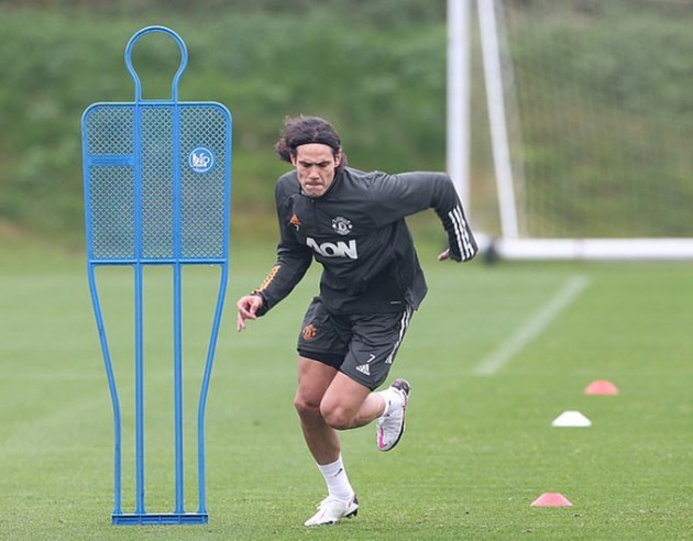 Three things spotted in Edinson Cavani's first Manchester United training session - Bóng Đá