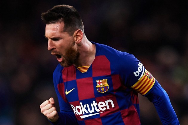 Lionel Messi has scored 40 goals for Barcelona and Argentina in 11 consecutive calendar years - Bóng Đá